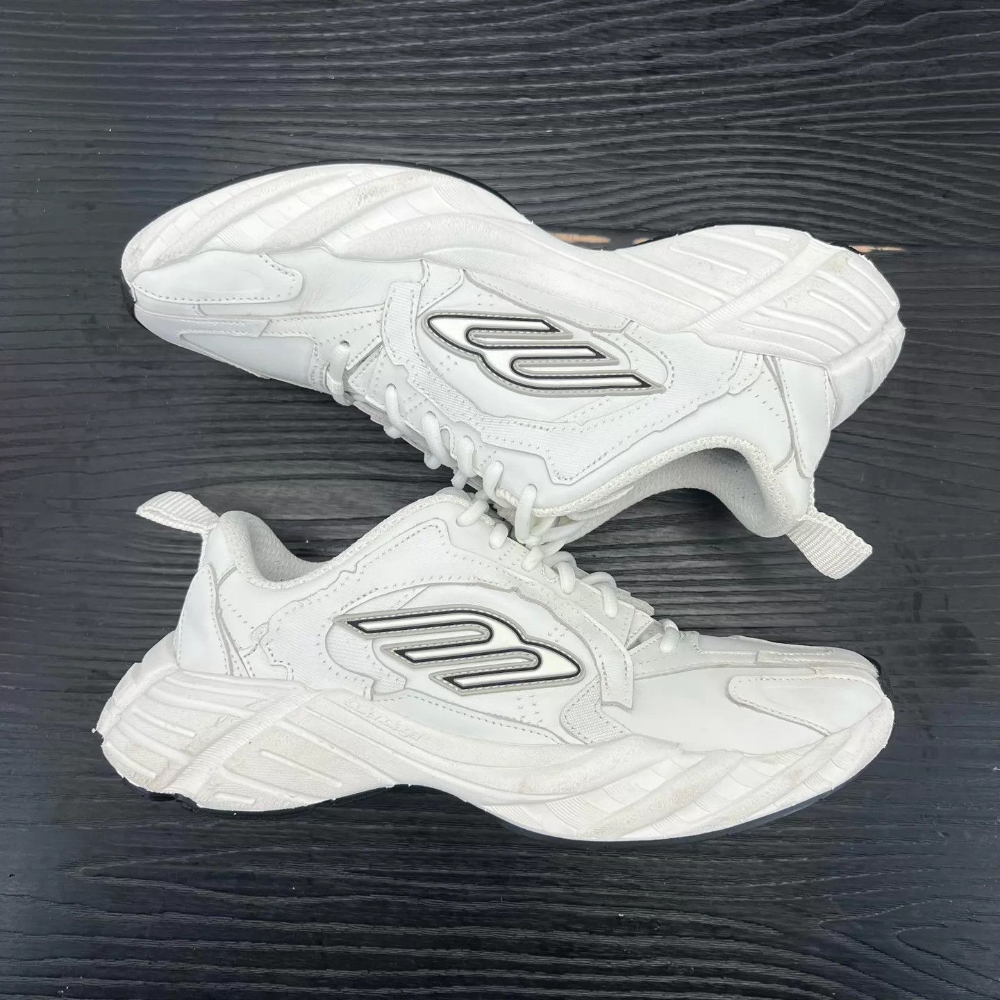 Balenciaga Balenciaga Monday White 39 Like New w/ Box & Accs Size US 9 / IT 39 - 3 Thumbnail