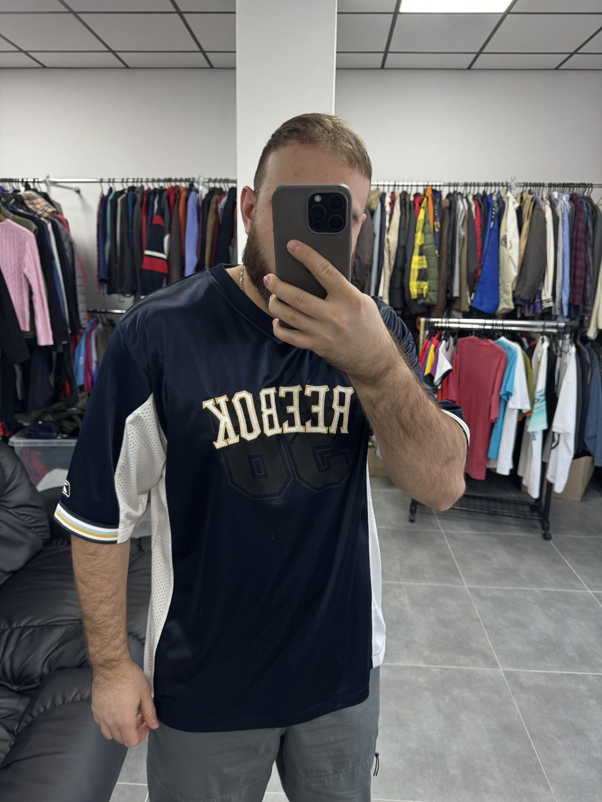 Reebok × Vintage Vintage Reebok Embroidered Logo T-Shirt Size M Size US M / EU 48-50 / 2 - 2 Thumbnail