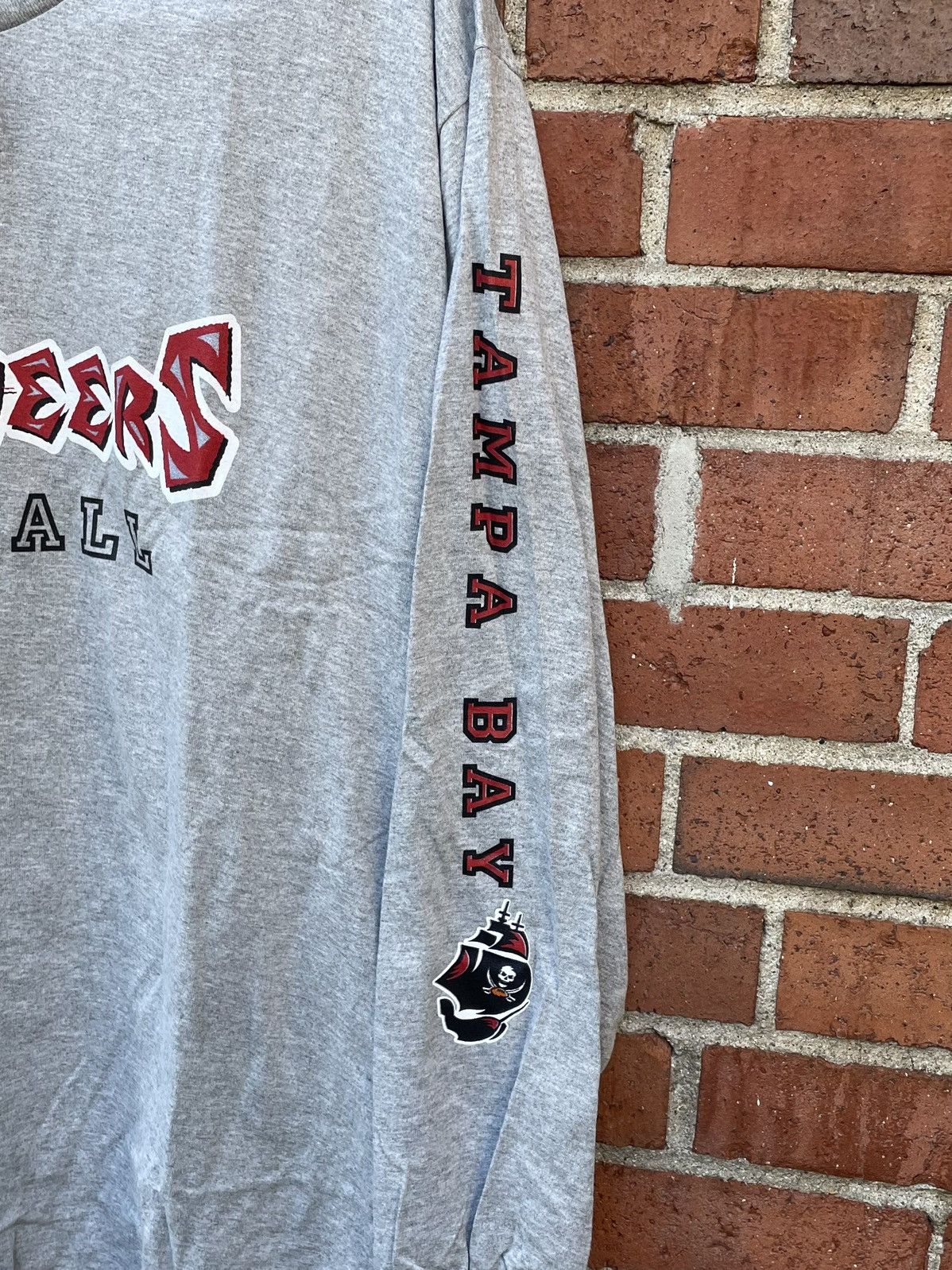 NFL NWT Y2k NFL Tampa Bay Buccaneers Longsleeve Size US L / EU 52-54 / 3 - 4 Thumbnail