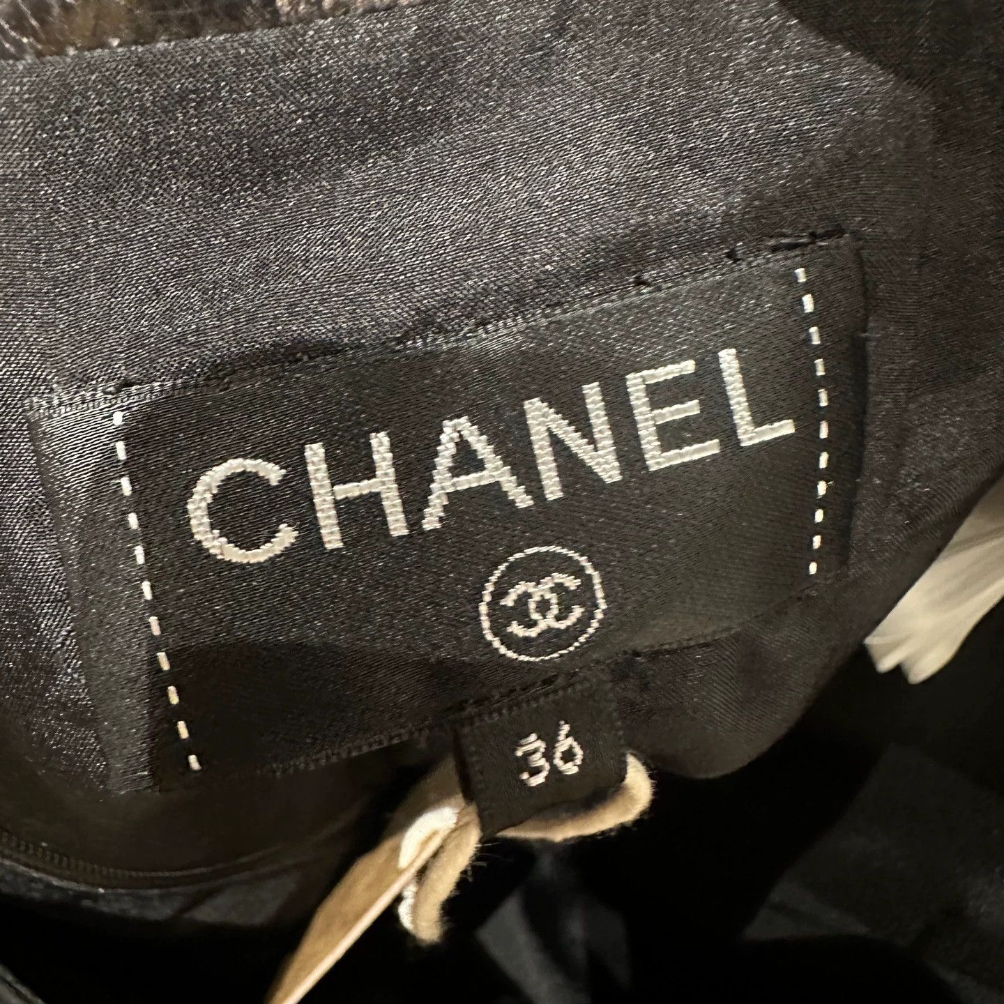 Chanel Chanel anchor button cowhide leather skirt 36 feb509 Size 26" / US 2 / IT 38 - 3 Thumbnail