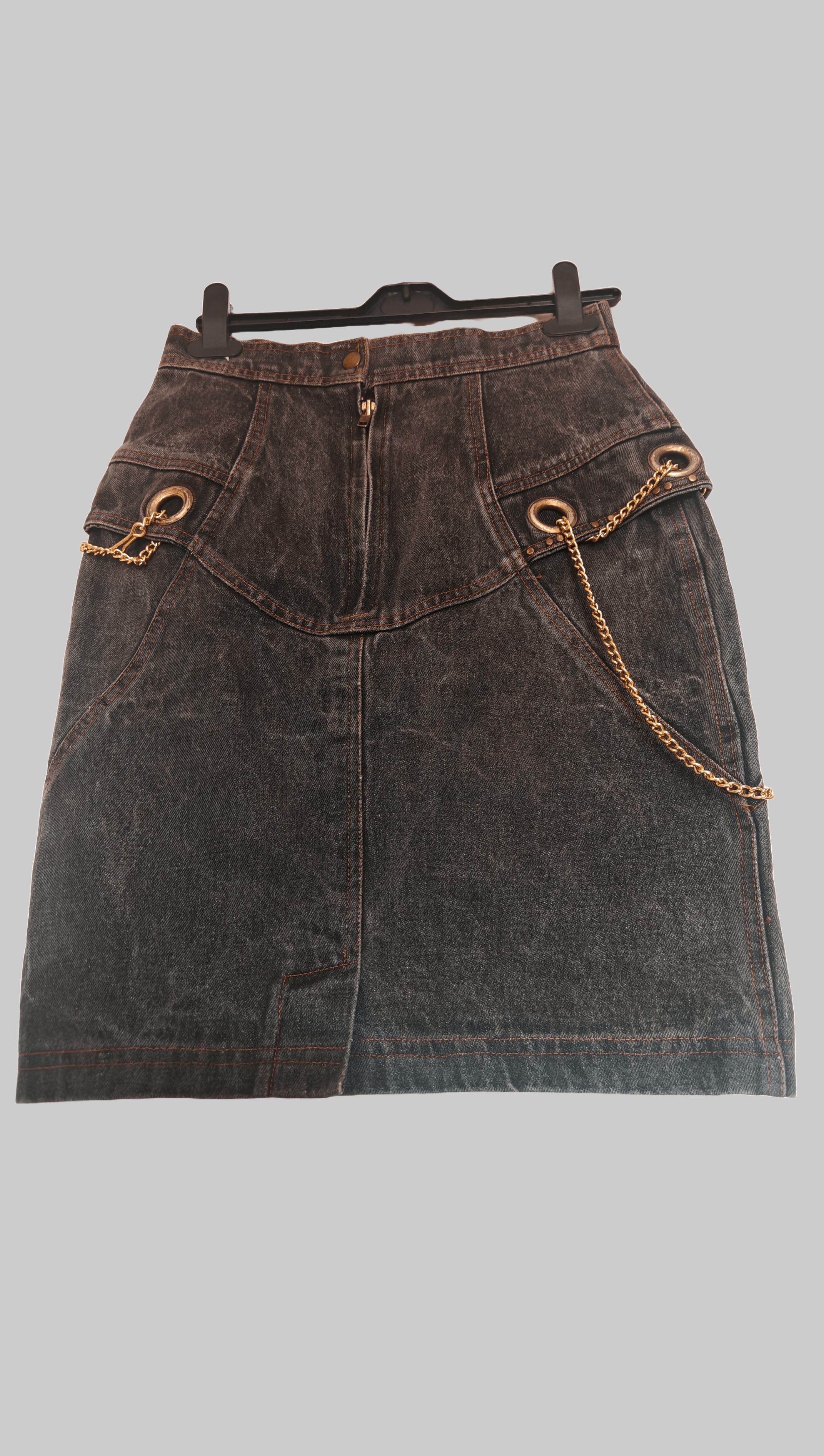 Vintage 90s Y2K Grey Mini Skirt with Gold Chain sz S-M made in Paris Size 26" / US 2 / IT 38 - 6 Thumbnail