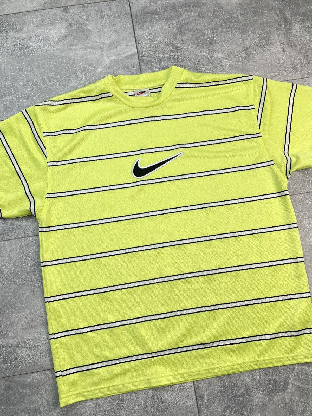 Nike × Vintage Nike Vintage 90s Center Swoosh Logo T-shirt Size US L / EU 52-54 / 3 - 2 Thumbnail