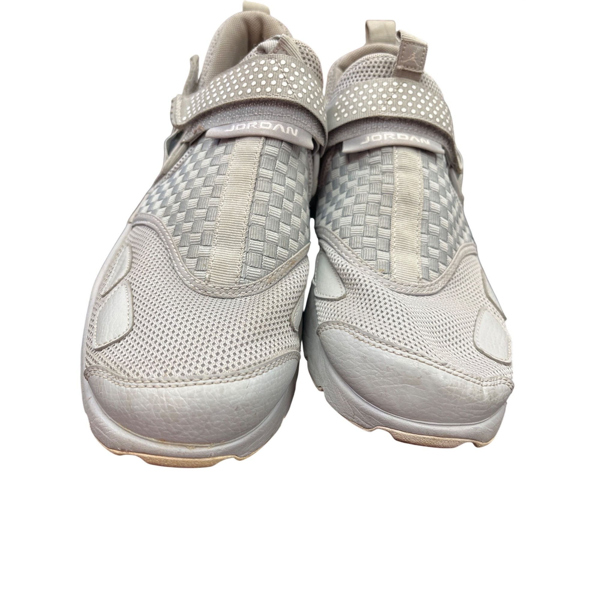 Nike Nike Jordan Trunner LX Wolf mens gray sneakers sz 9 SKU 9929 Size US 9 / EU 42 - 11 Thumbnail