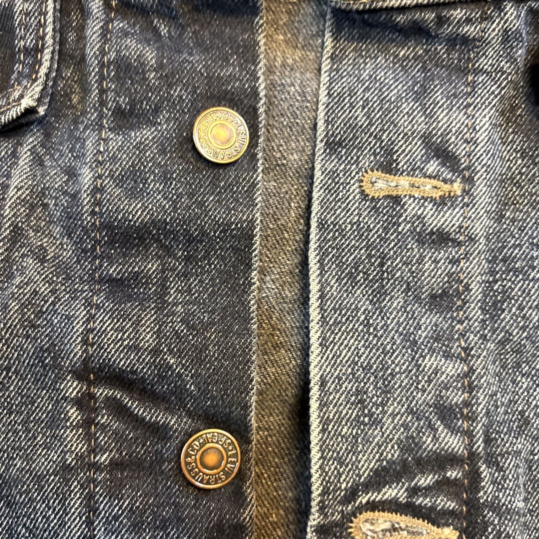 Levi's VINTAGE Levi's Trucker Jacket 70598-4865 Denim Dark Wash USA Mens Large Blue Jacket Size US L / EU 52-54 / 3 - 4 Thumbnail