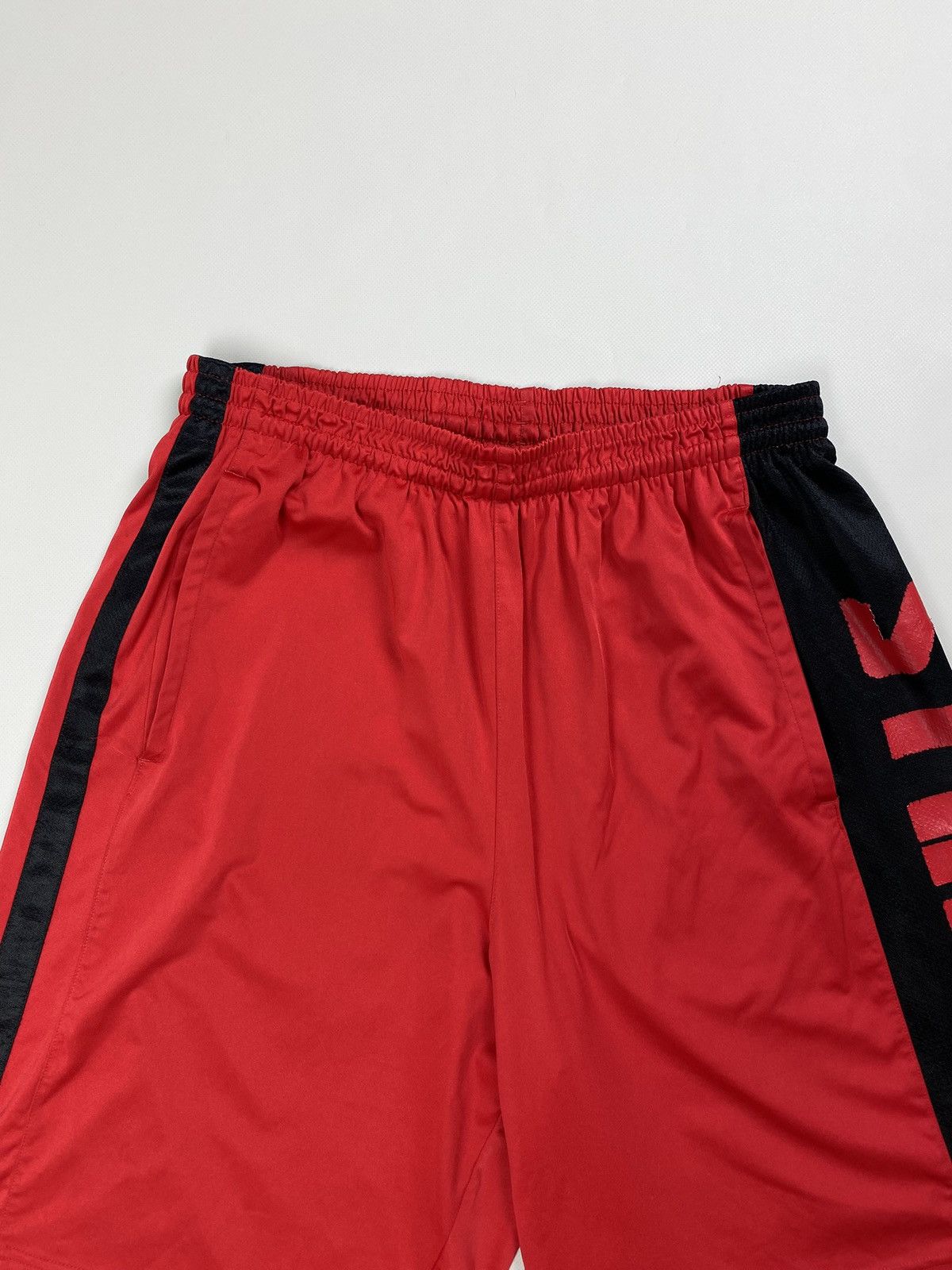NBA Adidas Chicago Bulls men’s shorts NBA Basketball size M Size US 32 / EU 48 - 7 Thumbnail
