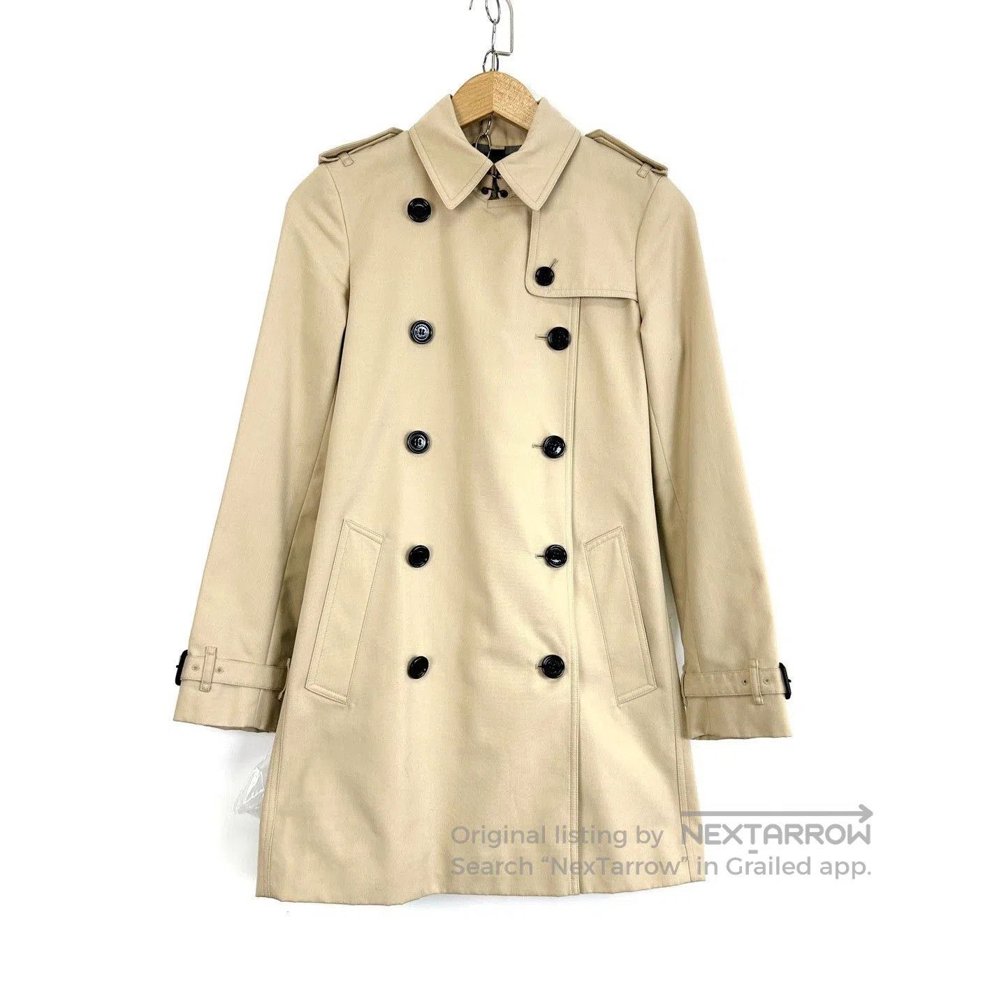 Burberry Burberry Classic Khaki Double-Breasted Trench Coat. Size M / US 6-8 / IT 42-44 - 1 Thumbnail