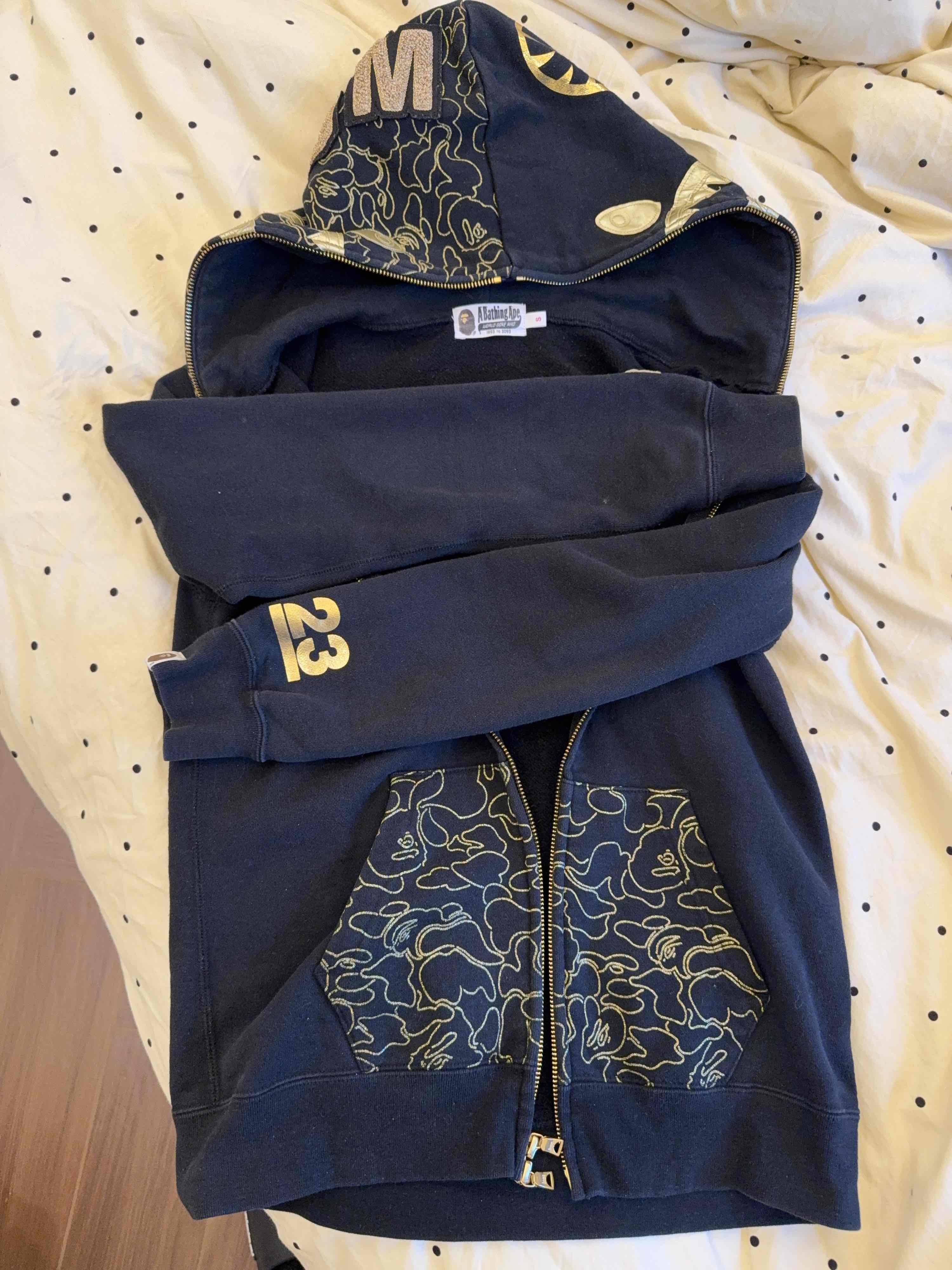 Bape A Bathing Ape Gold Shark Hoodie Size S Size US S / EU 44-46 / 1 - 1 Thumbnail