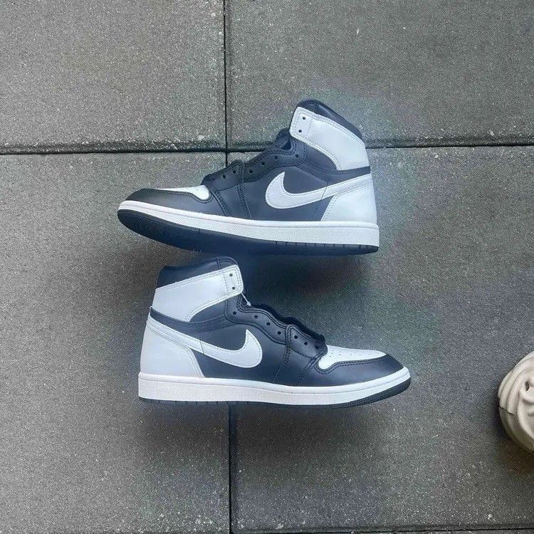 Jordan Brand Jordan 1 Retro High Black White New Defect size 9 DZ5485 010 Size US 9 / EU 42 - 3 Thumbnail