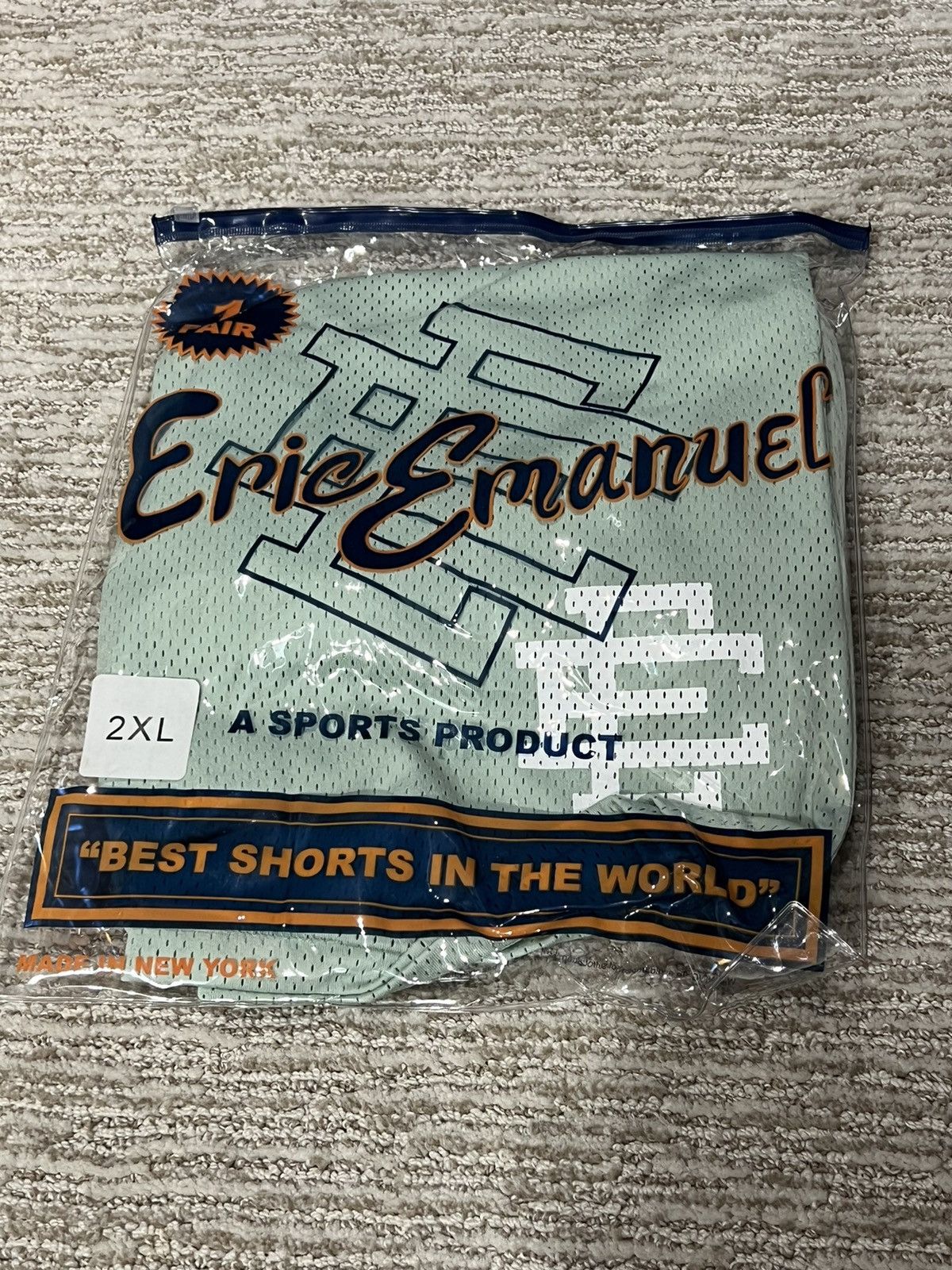 Eric Emanuel Eric Emanuel Basic Short XXL Silt Green / White BNWT Size US 38 / EU 54 - 1 Thumbnail
