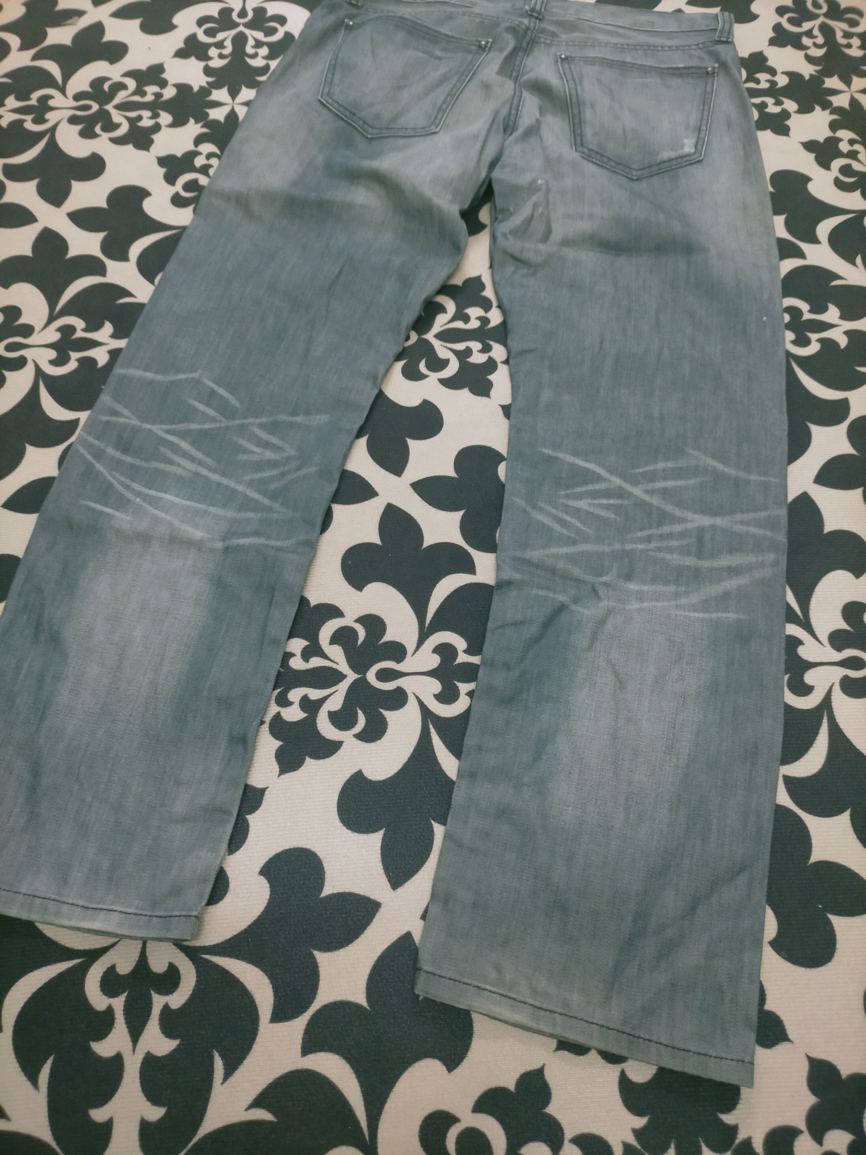 Japanese Brand × Uniqlo 🔥 Vintage Y2K Uniqlo Washed Distressed Slim Fit Jeans Size US 33 - 6 Thumbnail