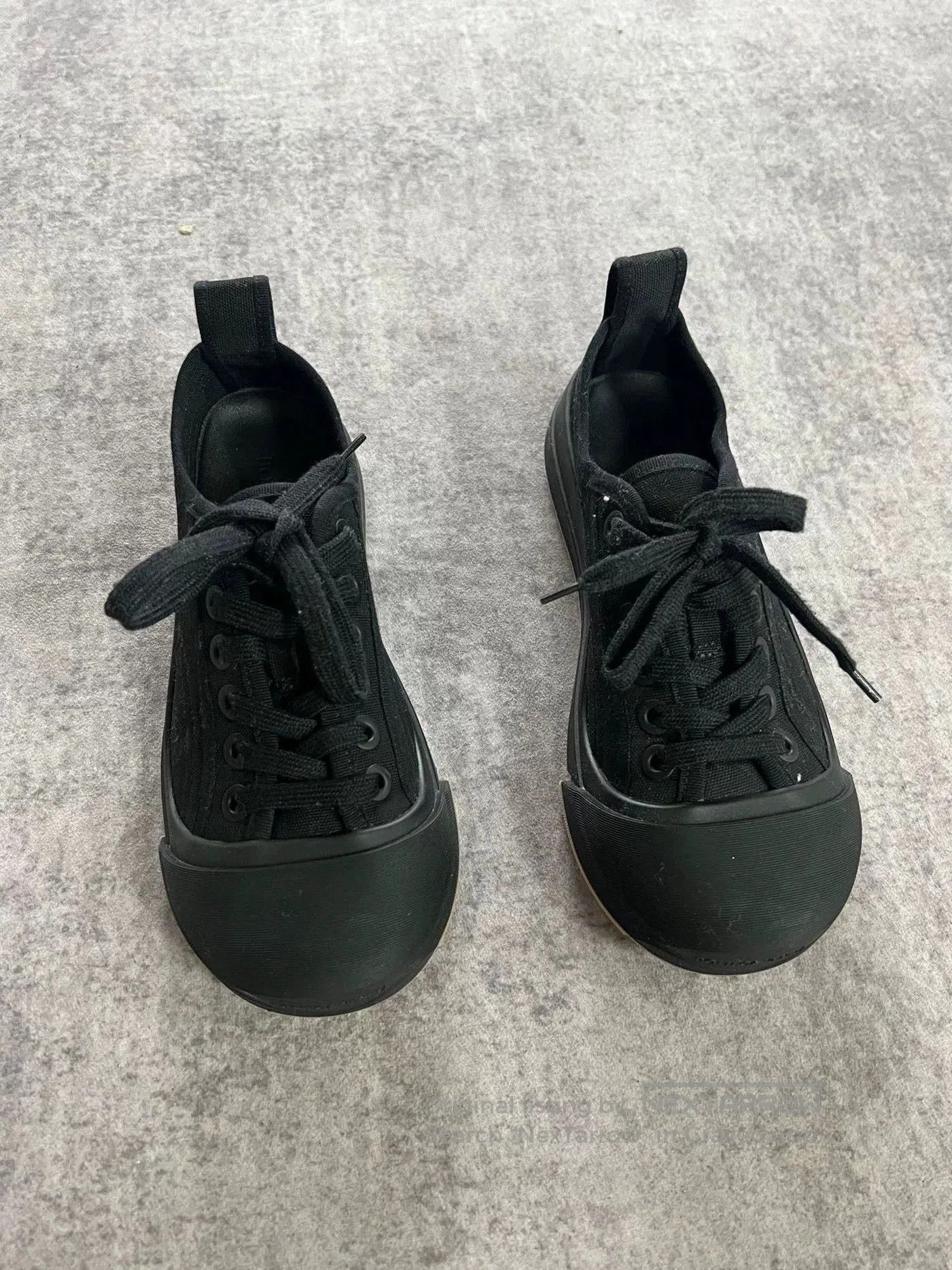 Bottega Veneta Bottega Veneta Round-Toe Canvas Shoes. Size US 5 / IT 35 - 1 Thumbnail
