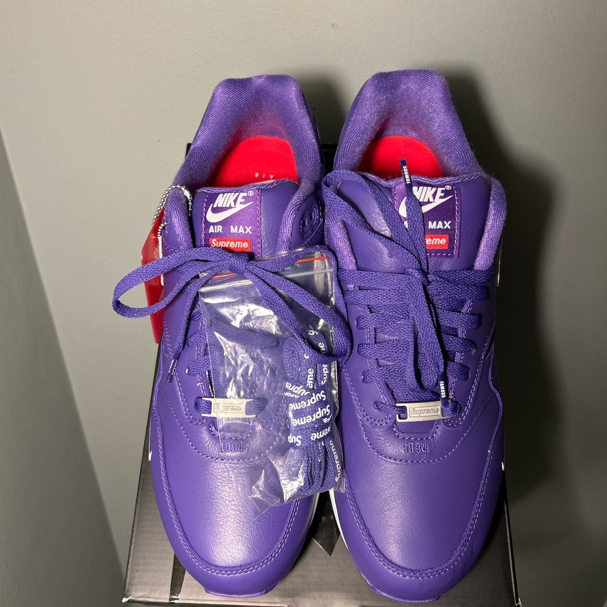Nike × Supreme Supreme/Nike air max 1 ‘87 Size US 11.5 / EU 44-45 - 3 Thumbnail