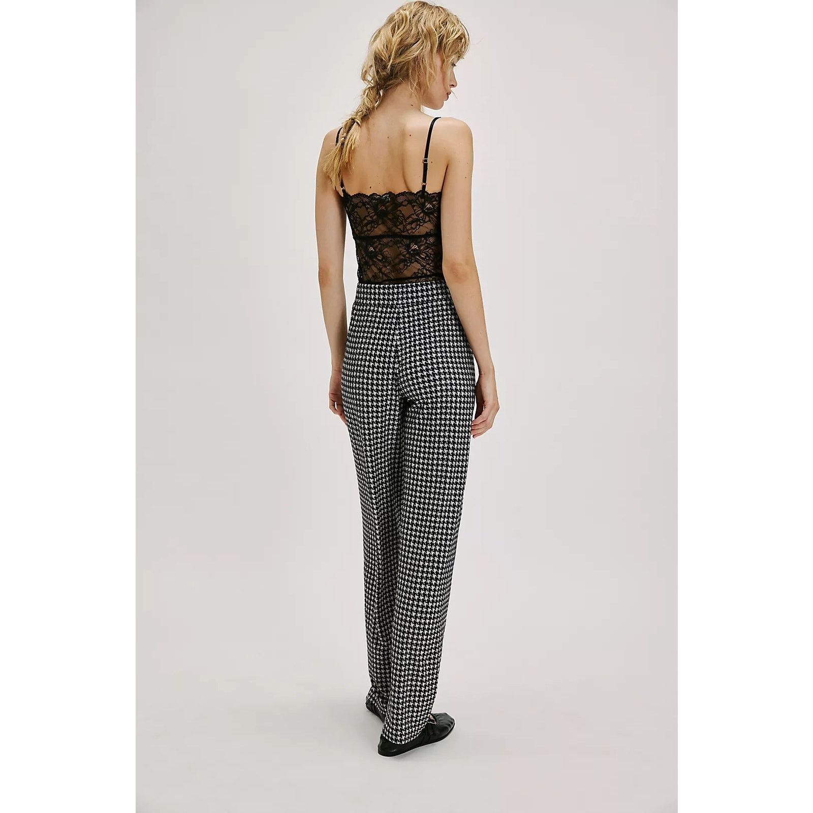 Free People × Norma Kamali New Low-Rise Pleated Houndstooth Trousers $200 XS Black Size 26" / US 2 / IT 38 - 4 Thumbnail