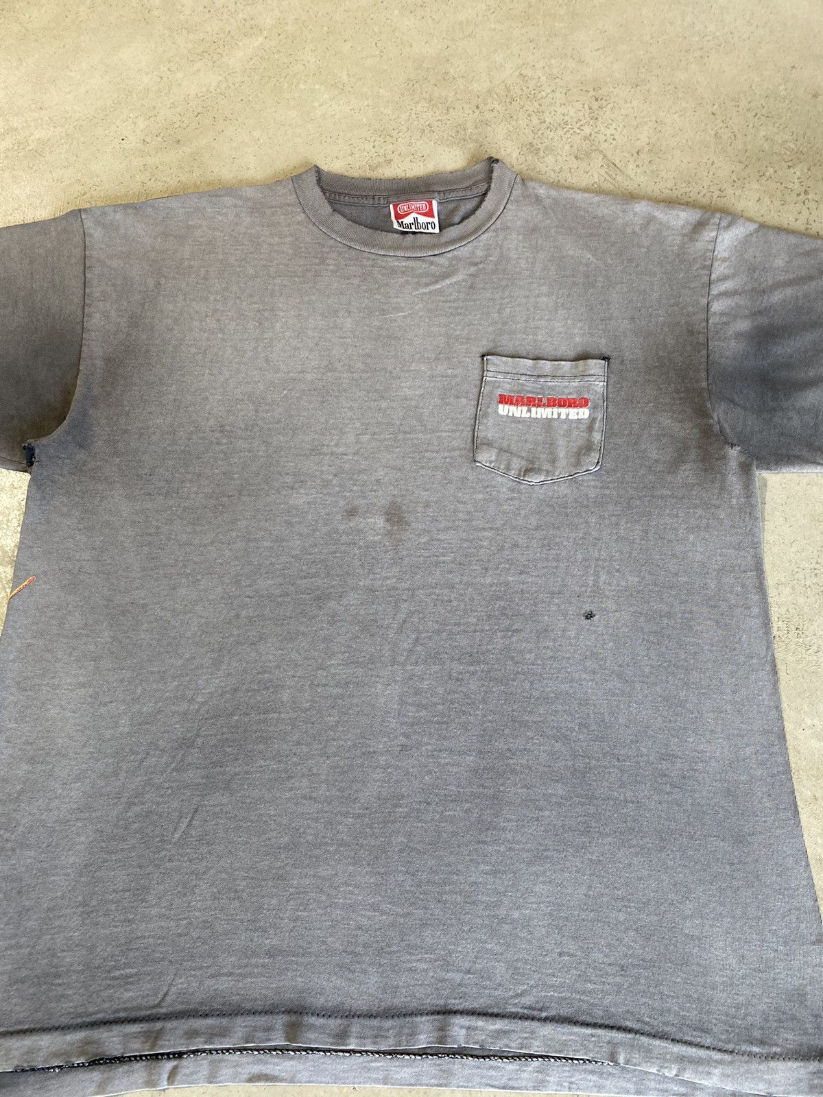 4GSELLER × Marlboro × Vintage Vintage Marlboro Unlimited Lizard Gecko Smoked Faded Shirt Size US XL / EU 56 / 4 - 5 Thumbnail