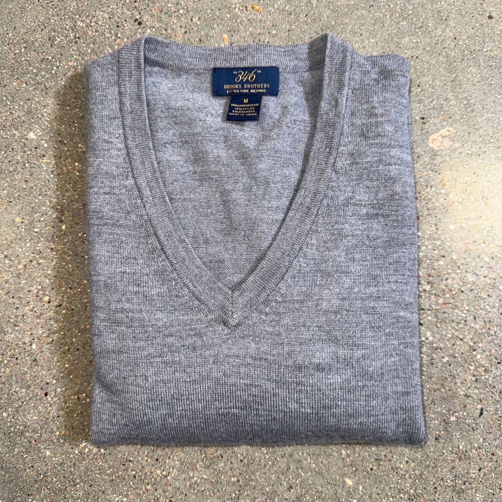 Brooks Brothers Brooks Bros 346 V-Neck Sweater Men’s M Merino Wool Pullover Size US M / EU 48-50 / 2 - 8 Thumbnail