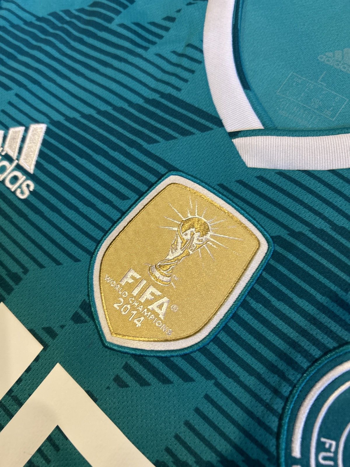 Adidas × Vintage 18/19 Germany Özil Away Shirt Size US L / EU 52-54 / 3 - 8 Thumbnail