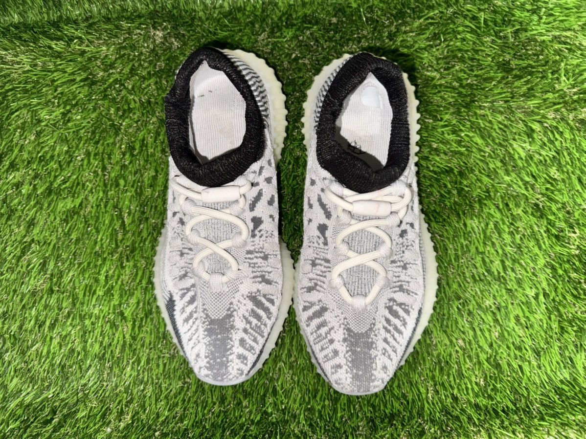 Adidas Adidas Yeezy Boost 350 V2 CMPCT “Panda” Size US 6 / IT 36 - 4 Thumbnail