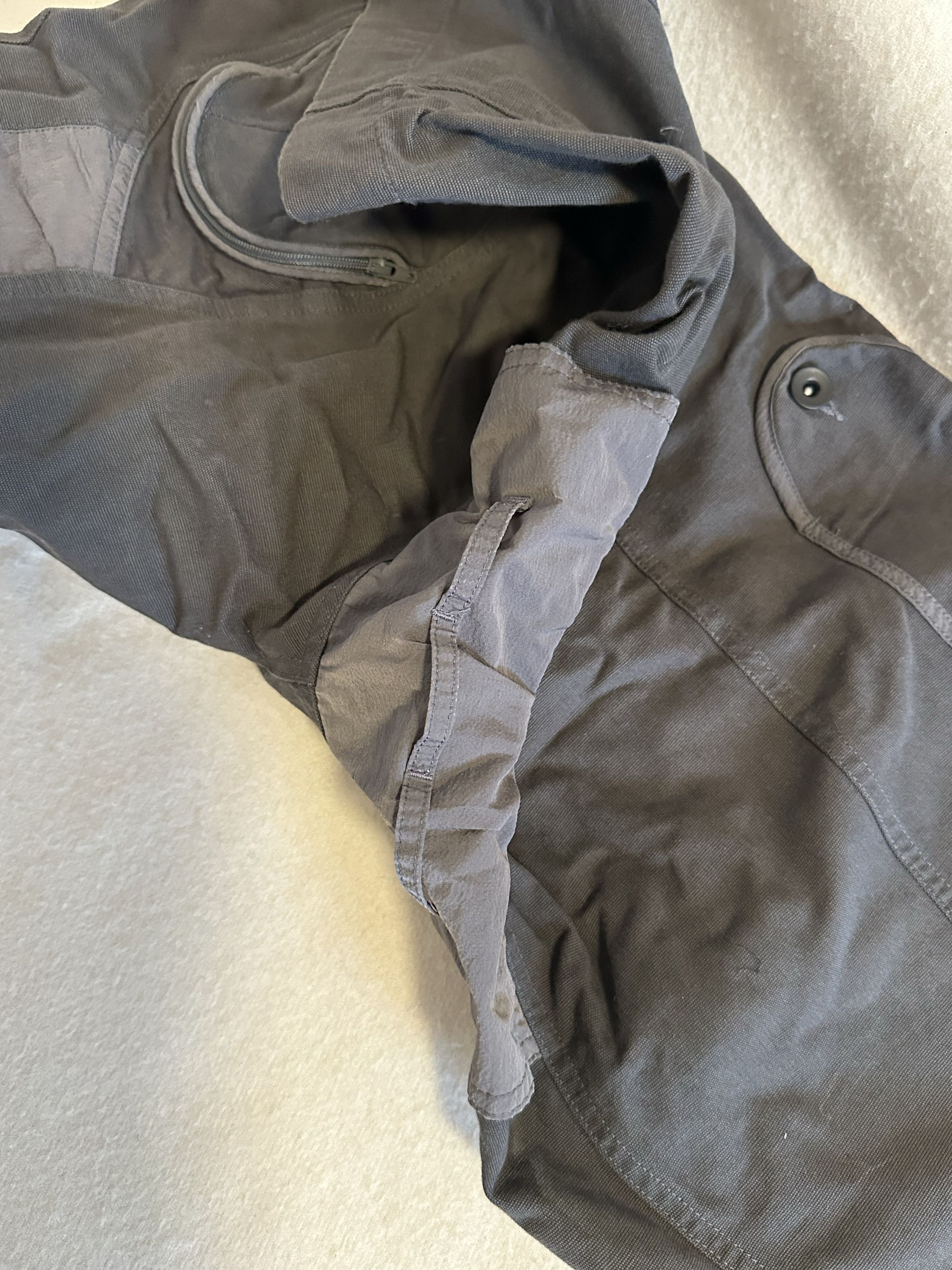 Japanese Brand Cost per Kilo utilitarian constructive shorts Size US 33 - 8 Thumbnail
