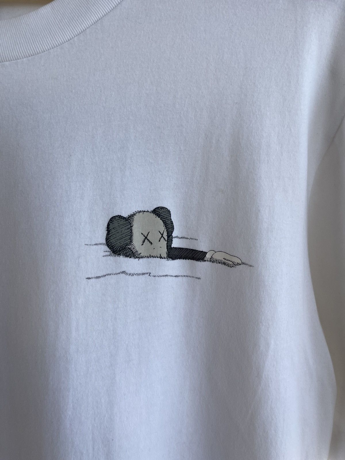 Kaws × Uniqlo Tide Swimming Artbook Cover Companion Graphic Print T-Shirt Size US XL / EU 56 / 4 - 6 Thumbnail