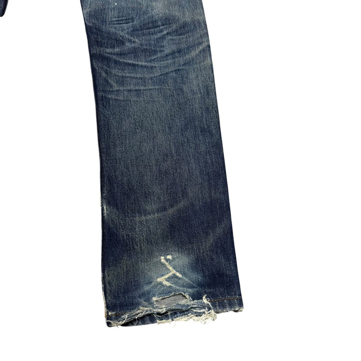 Levi's Vintage Levis 501 Thrashed Jeans Size US 28 / EU 44 - 16 Thumbnail