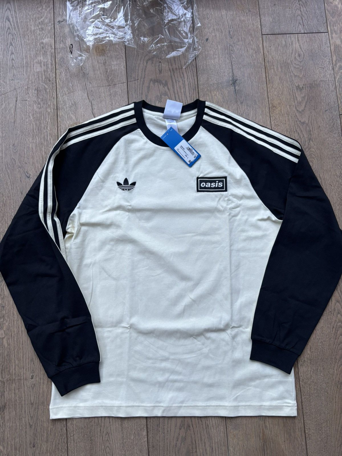 Adidas Adidas Oasis Tour Long Sleeve Tee T shirt Large Brand new