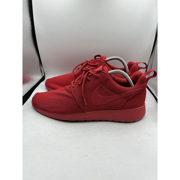 Nike roshe hot sale triple red