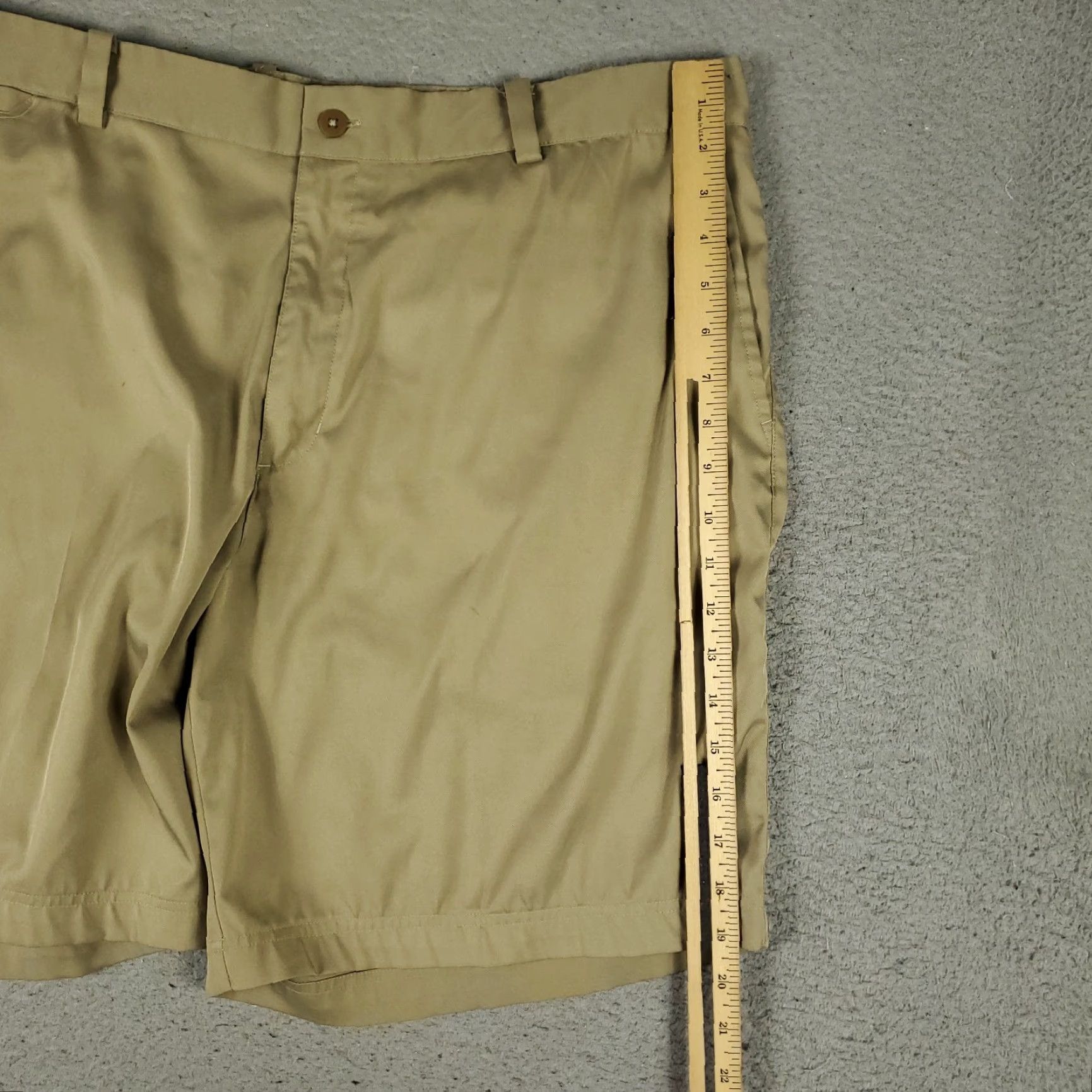 Nike Nike Shorts Mens Size 40 Beige Swoosh Golf Dri Fit Casual Flat Front Chino Size US 40 / EU 56 - 5 Thumbnail