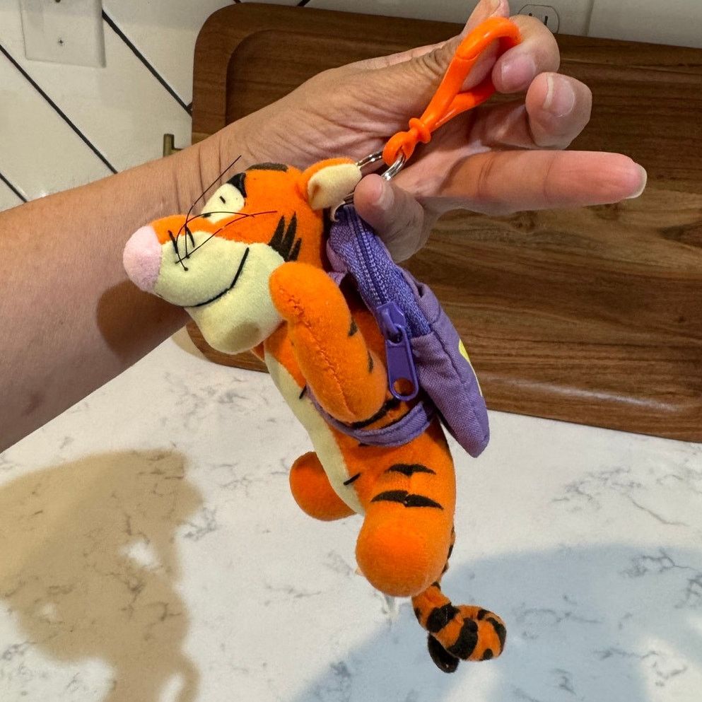 Vintage vintage Winnie the Pooh Tigger Plush Keychain purple Size ONE SIZE - 4 Thumbnail