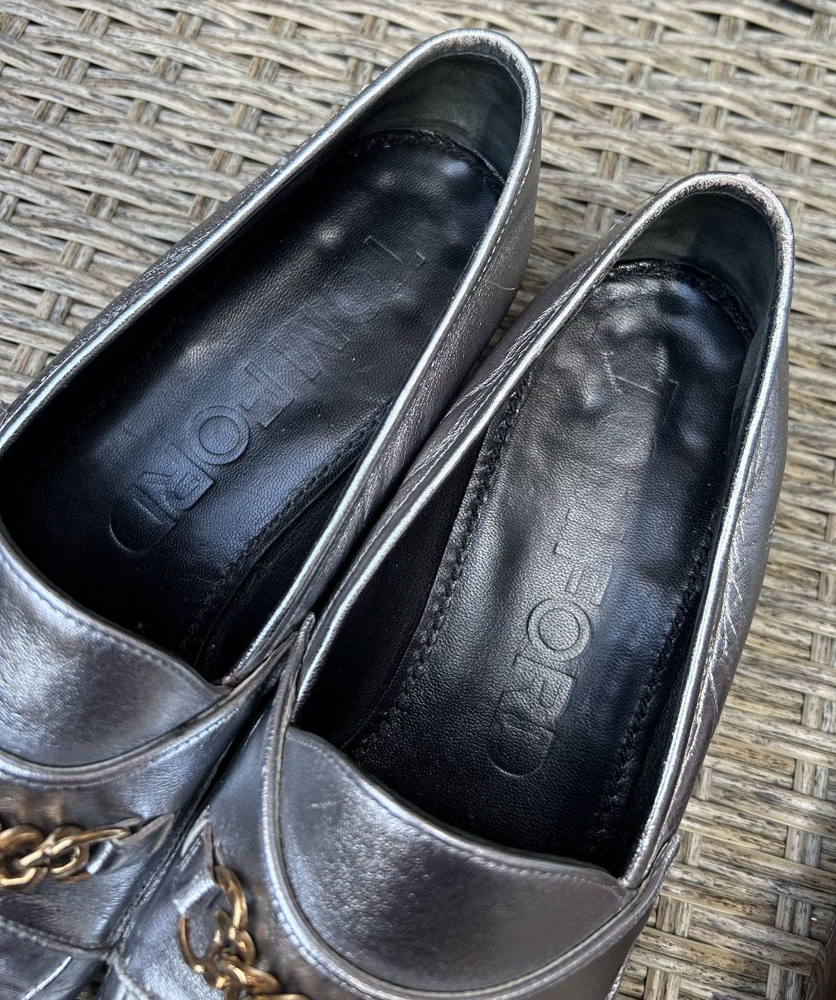 Tom Ford × Vintage Vintage Tom Ford Silver Leather Chain Loafer Flats MUCH WORN Size US 9 / IT 39 - 9 Thumbnail