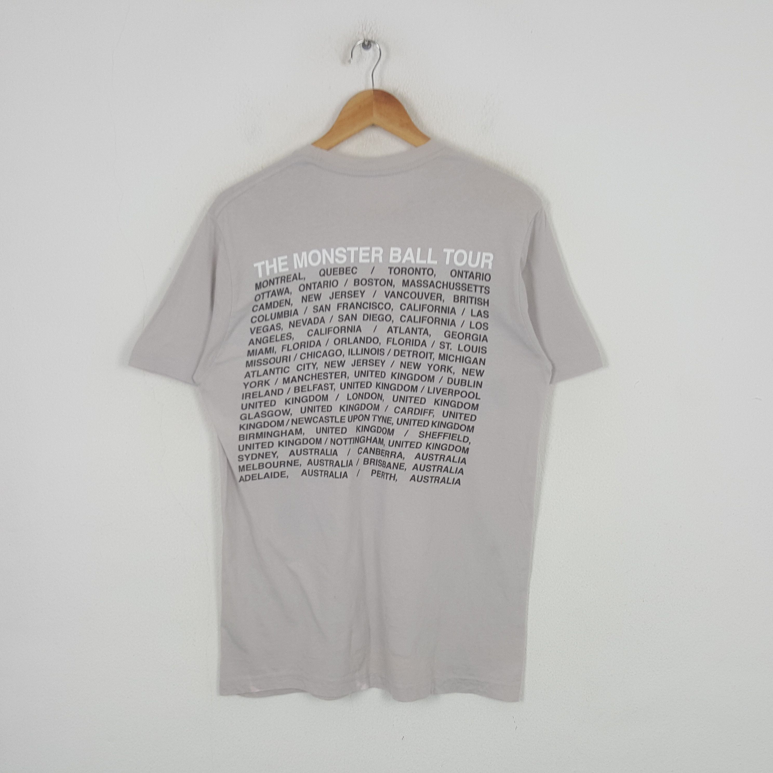 Band Tees Vintage Lady Gaga Alejandro Singer Tour Tshirt RR28 Size US M / EU 48-50 / 2 - 3 Thumbnail
