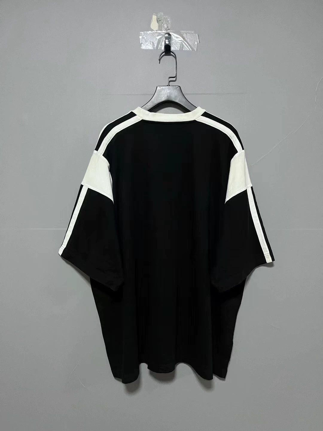 Balenciaga Balenciaga Black and White Splicing Double Hook Short Sleev Size US M / EU 48-50 / 2 - 2 Thumbnail