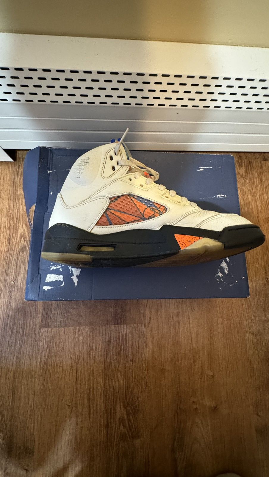 Jordan Brand Air Jordan 5 Retro “International Flight” 2018 Size US 9 / EU 42 - 6 Thumbnail