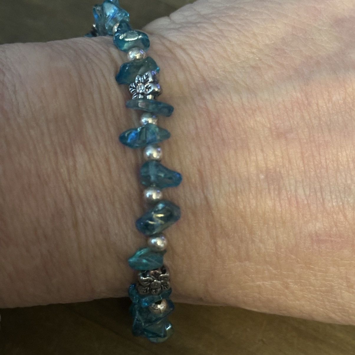 Other Blue glass chip bead stretch bracelet Size ONE SIZE - 2 Thumbnail