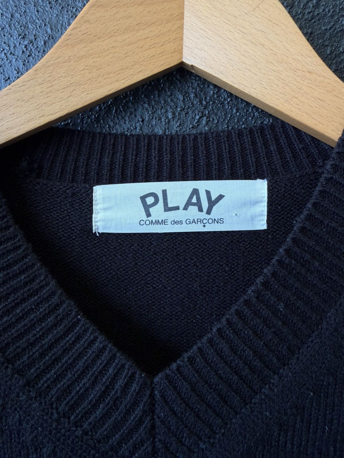 Comme des Garcons Homme Plus Comme des Garçons PLAY Black Knit V-Neck Sweater withLogo Size US S / EU 44-46 / 1 - 5 Thumbnail