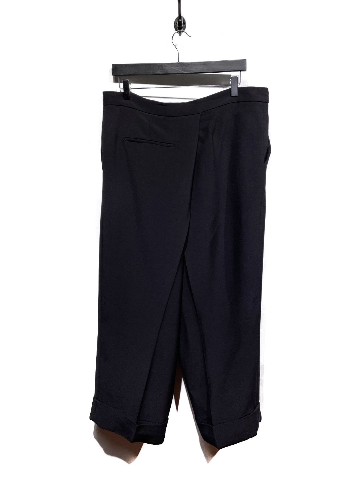 JW Anderson J.W. Anderson Black Pleated Cropped Trousers Size US 38 / EU 54 - 2 Thumbnail