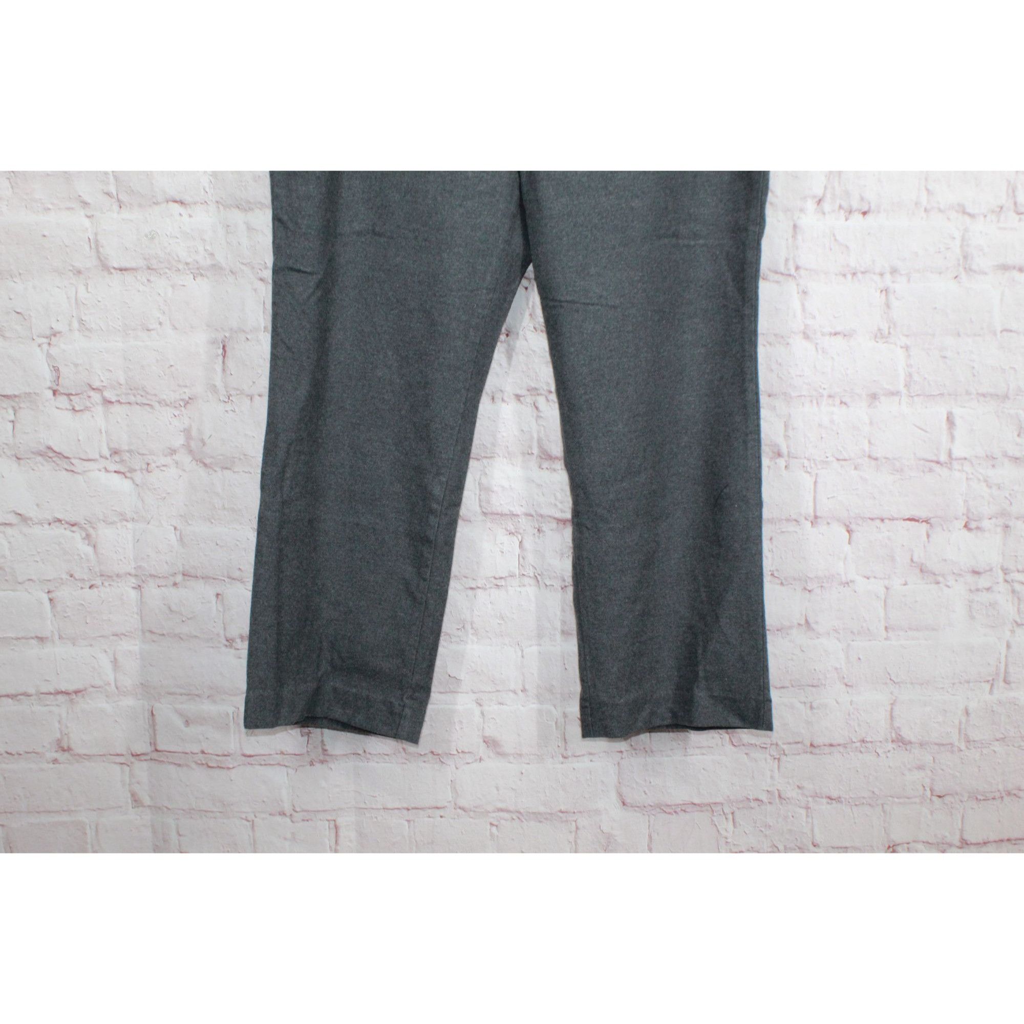 L.L. Bean LL Bean Classic Fit Straight Leg Dress Work Pants 20 Pet Size 42" / US 20 - 3 Thumbnail
