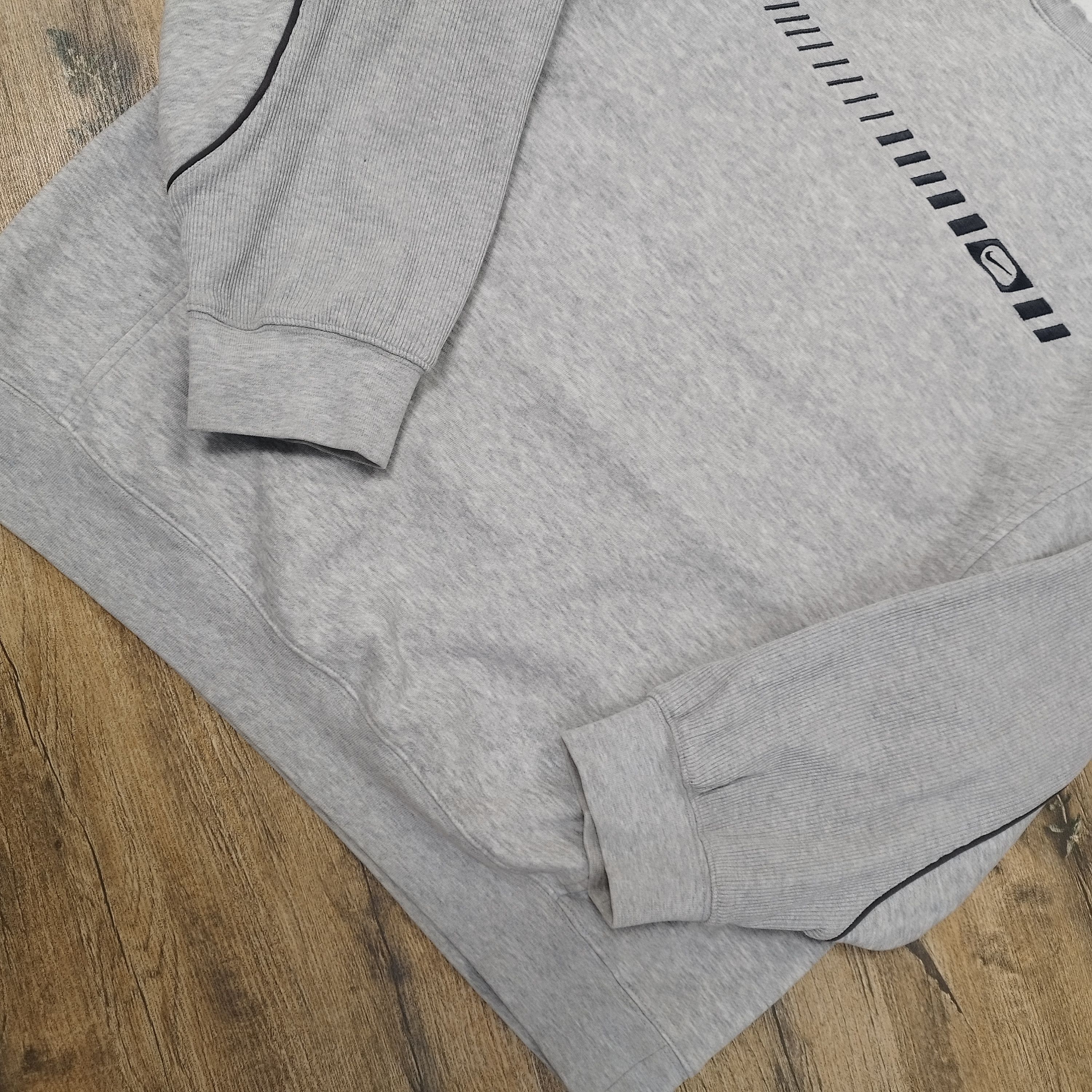 Nike Vintage Nike Center Swoosh Embroidered Sweatshirt Grey L Y2K Size US L / EU 52-54 / 3 - 5 Thumbnail