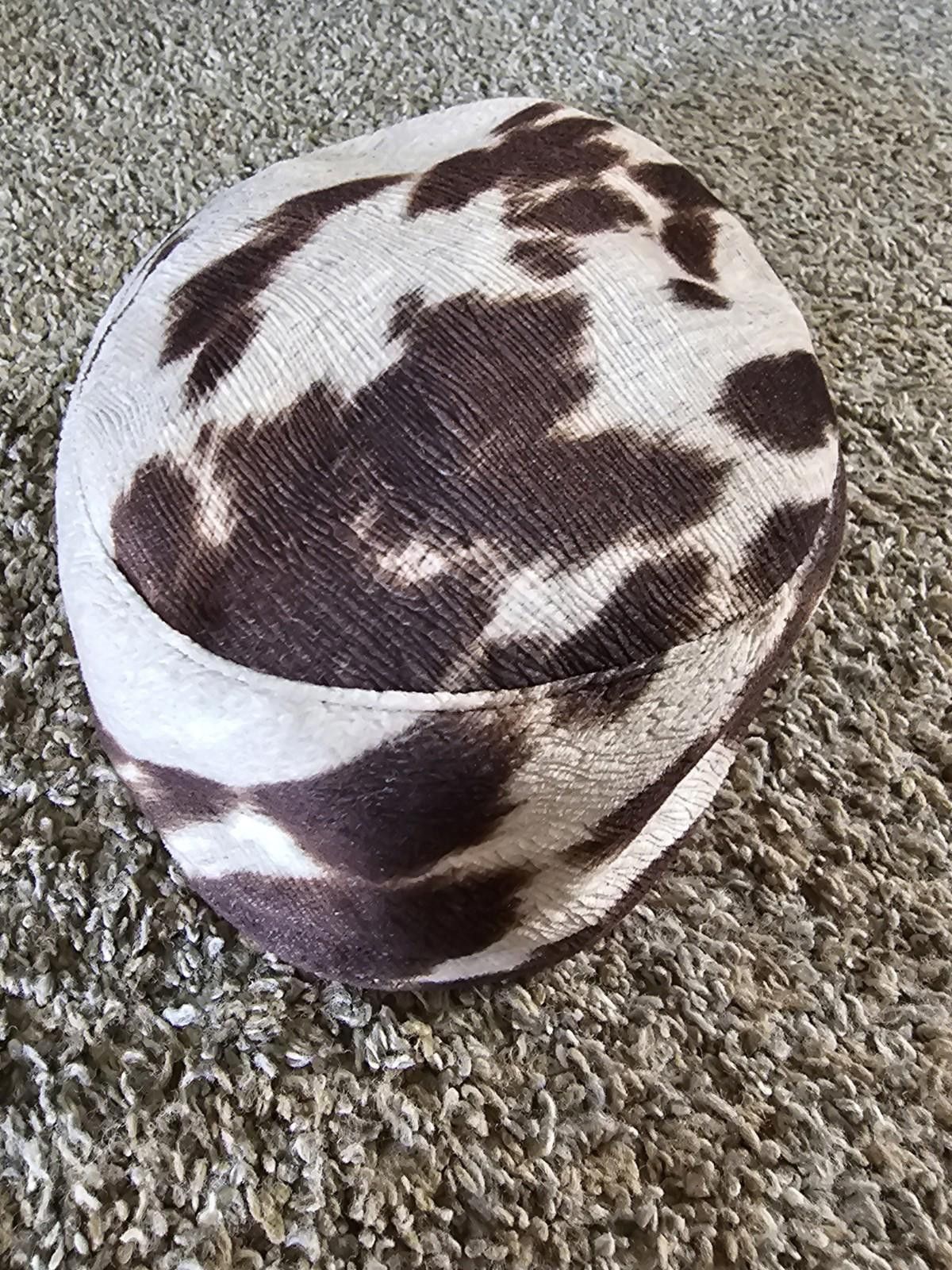 The Unbranded Brand Faux Cow Hide Hat Size ONE SIZE - 1 Thumbnail
