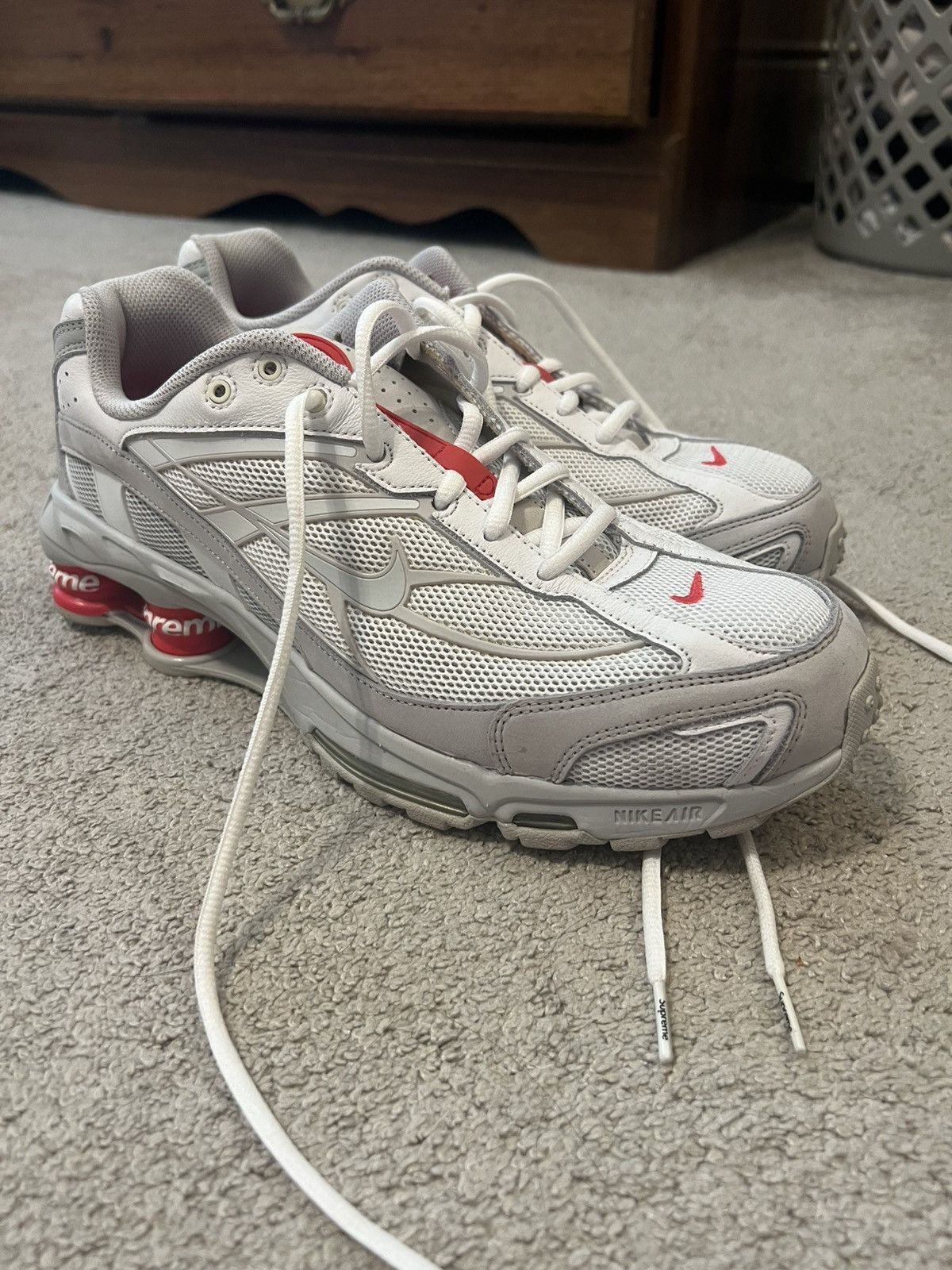 Nike × Supreme Supreme Nike Shox White/Red Size US 10.5 / EU 43-44 - 1 Thumbnail