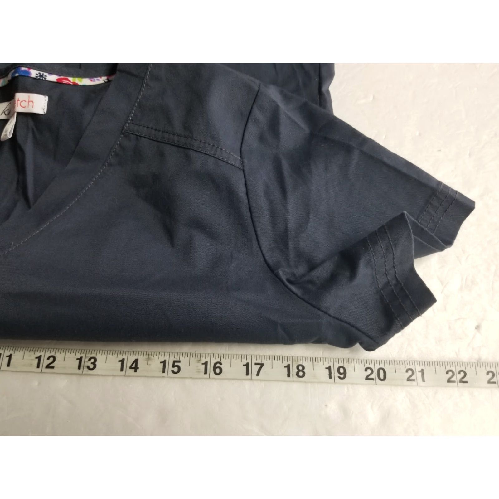 Koio Koi Scrub Top V-Neck Charcoal Gray Women Small Medical Stretch Solid Size US S / EU 44-46 / 1 - 4 Thumbnail