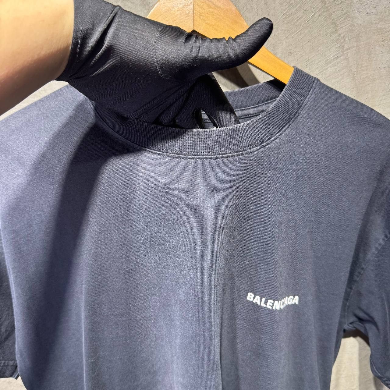 Balenciaga Balenciaga spell out logo tee Size US M / EU 48-50 / 2 - 7 Thumbnail