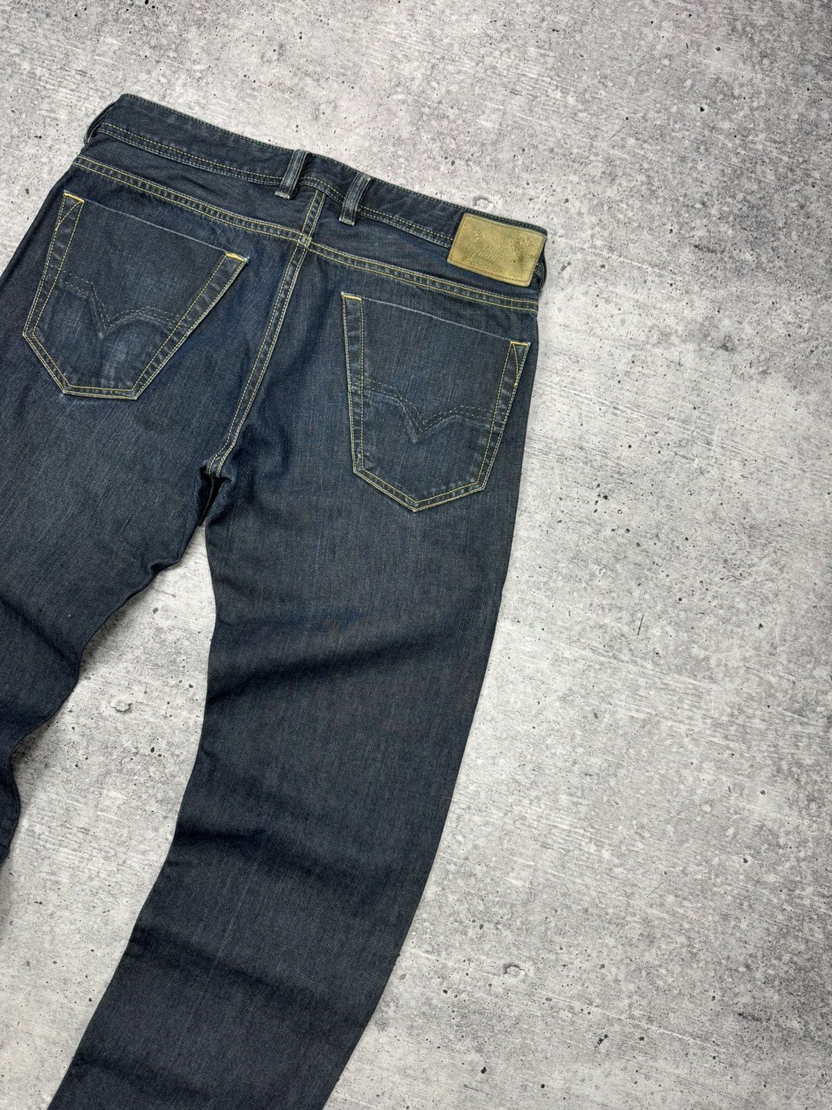 Diesel Vintage Diesel 90’s Y2K Style Classic Dark Blue Jeans Pants Size US 31 - 18 Thumbnail