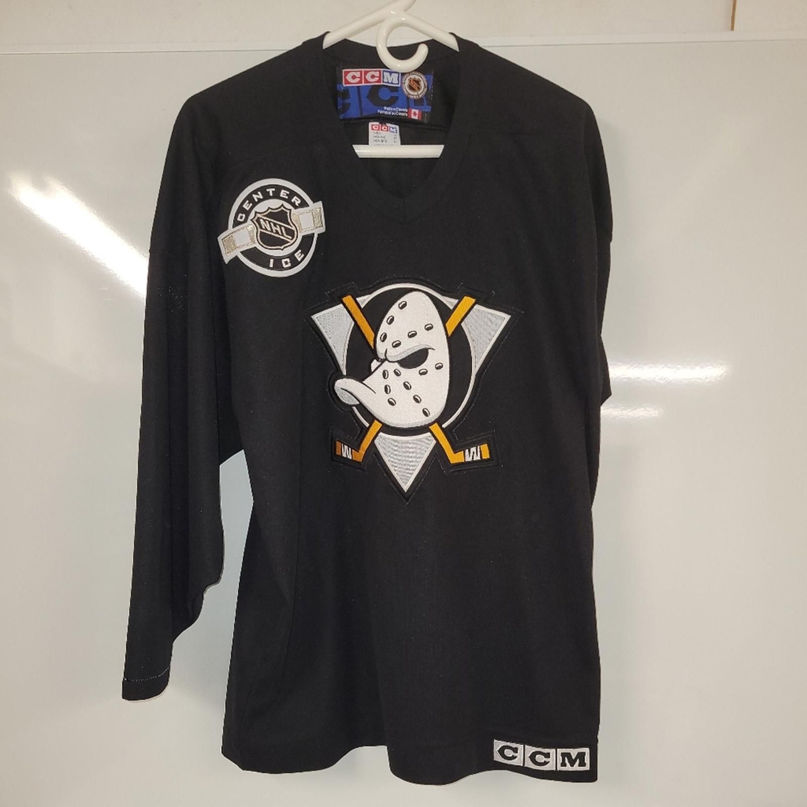 Ccm Vintage Mighty Ducks CCM Hockey Black Jersey, Medium Tall Size US M / EU 48-50 / 2 - 5 Thumbnail