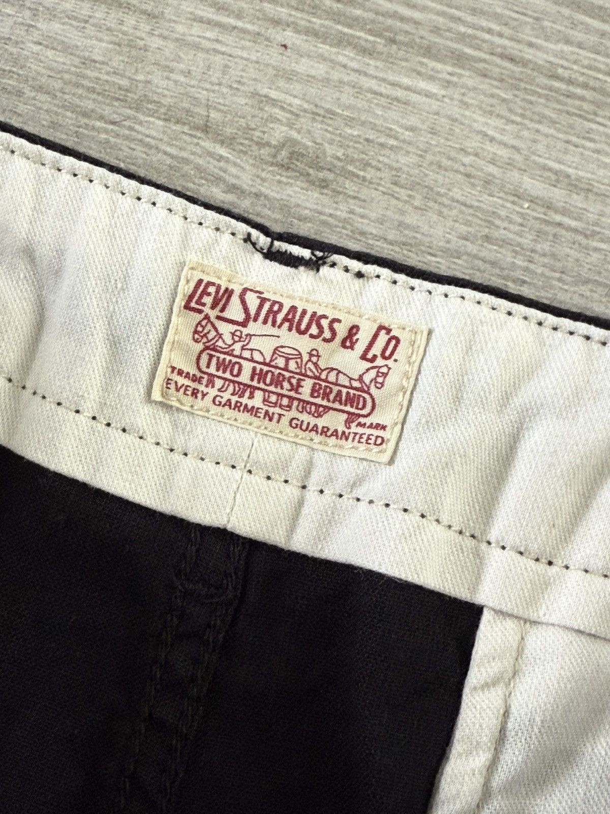 Levi's Men's Levi's 502 Regular Taper Fit Black Shorts Size 36 Used Size US 36 / EU 52 - 2 Thumbnail