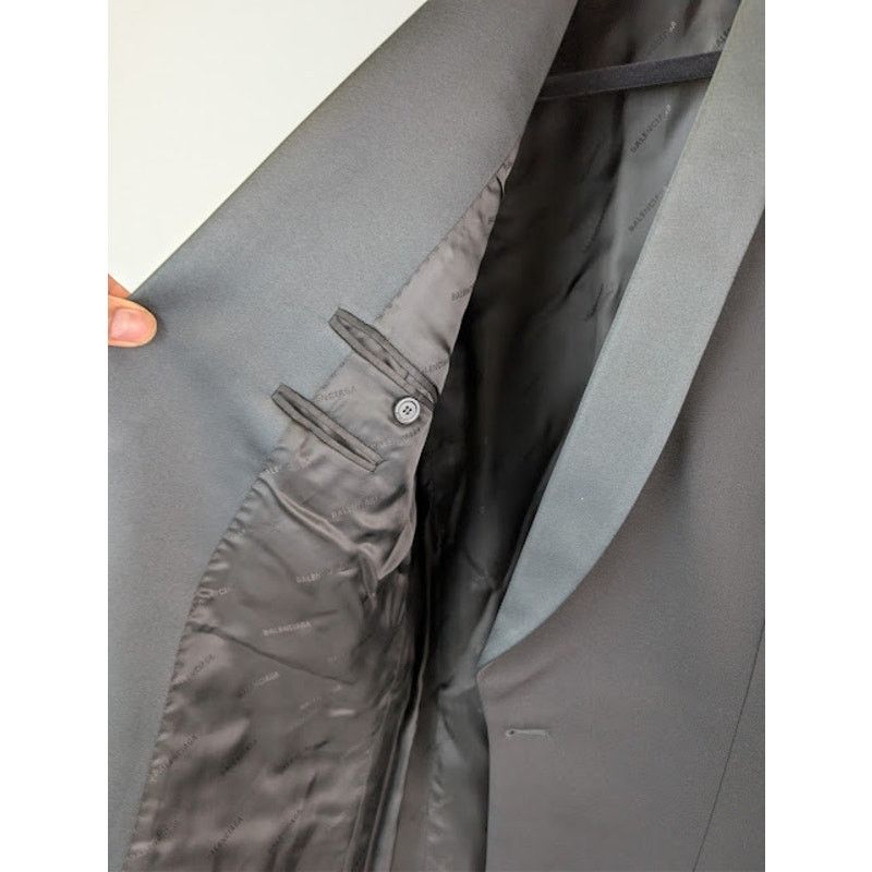 Balenciaga o1rshd1 Oversized Tuxedo Jacket in Black Wool Barathea Size US XXS / EU 40 - 9 Thumbnail