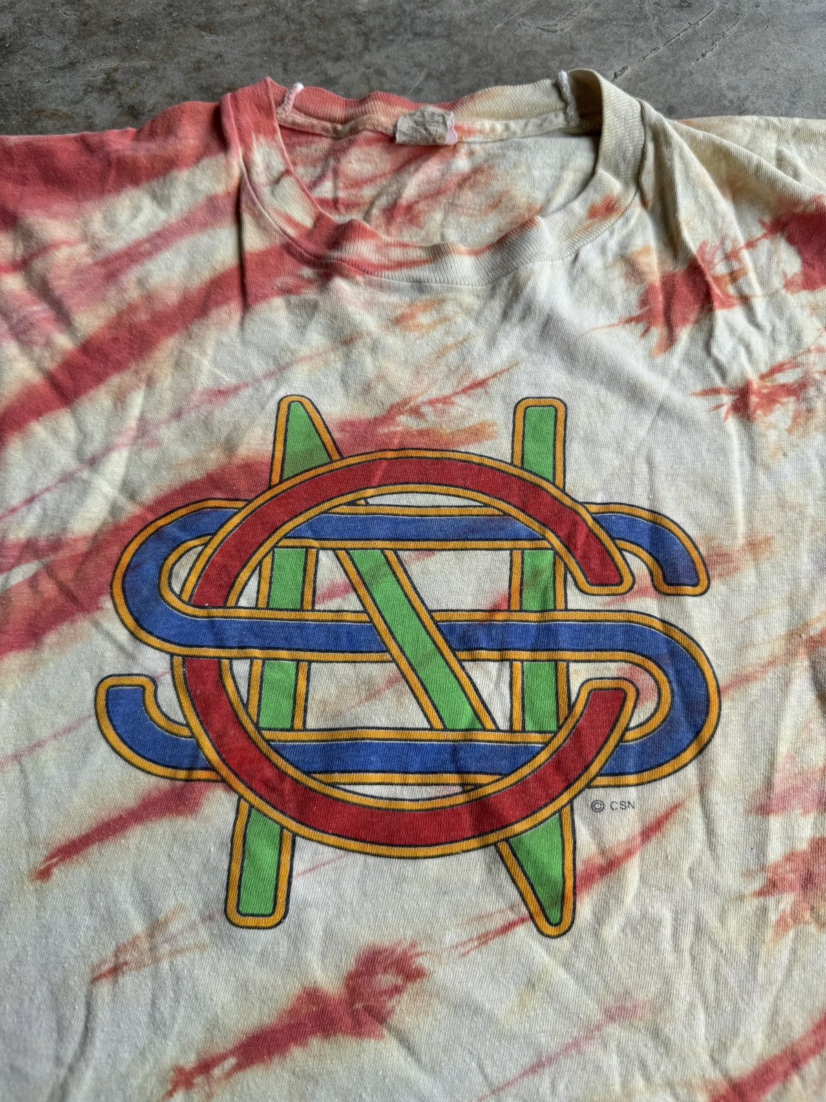 Band Tees × Vintage *RARE* VINTAGE CROSBY STILLS & NASH 80s BAND TEE TRASHED Size US XL / EU 56 / 4 - 2 Thumbnail