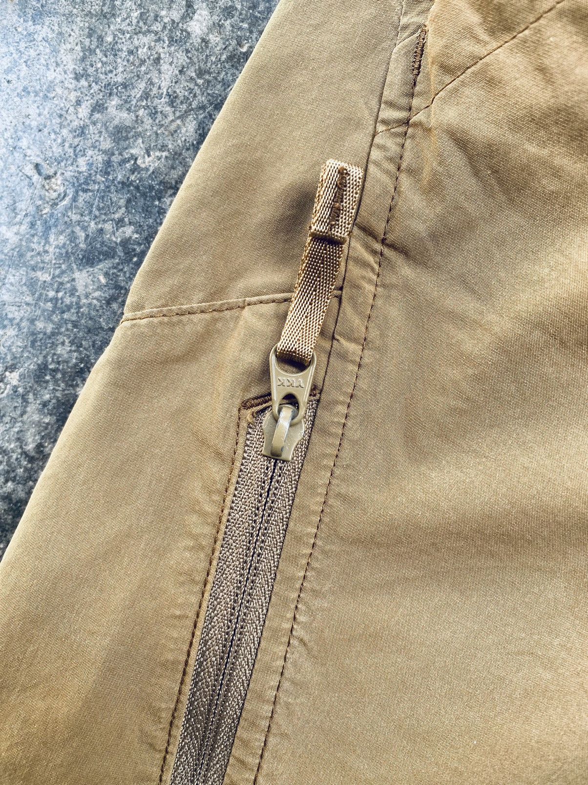 Arc'teryx Vintage Y2k Arcteryx Small Logo Brown Short Pants Size US 31 - 4 Thumbnail