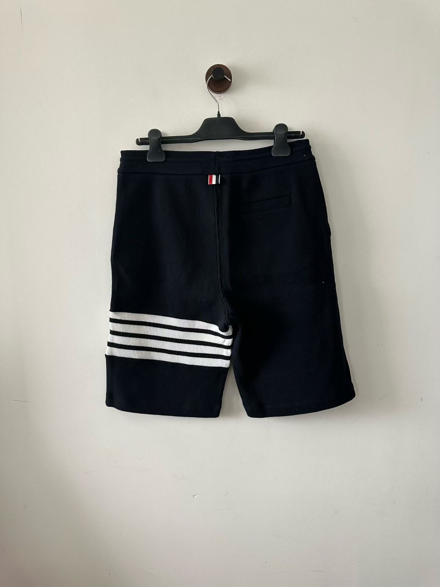 Thom Browne Thom Browne Navy Waffle Texture Shorts Size US 32 / EU 48 - 2 Thumbnail