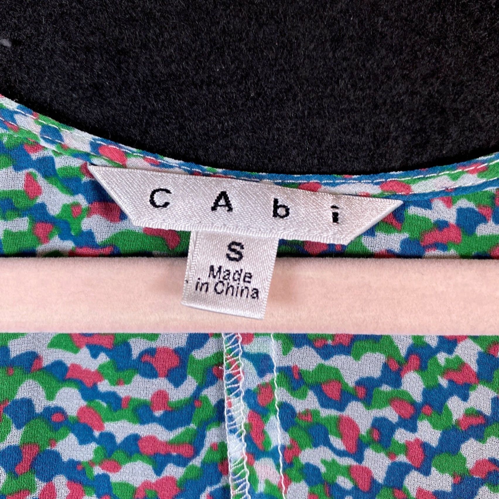 Vintage CAbi Blouse Multi Geometric Drop Waist Kimono Sheer V-Neck Stretch S Girl/Women’s? (recheck) Size S / US 4 / IT 40 - 6 Thumbnail