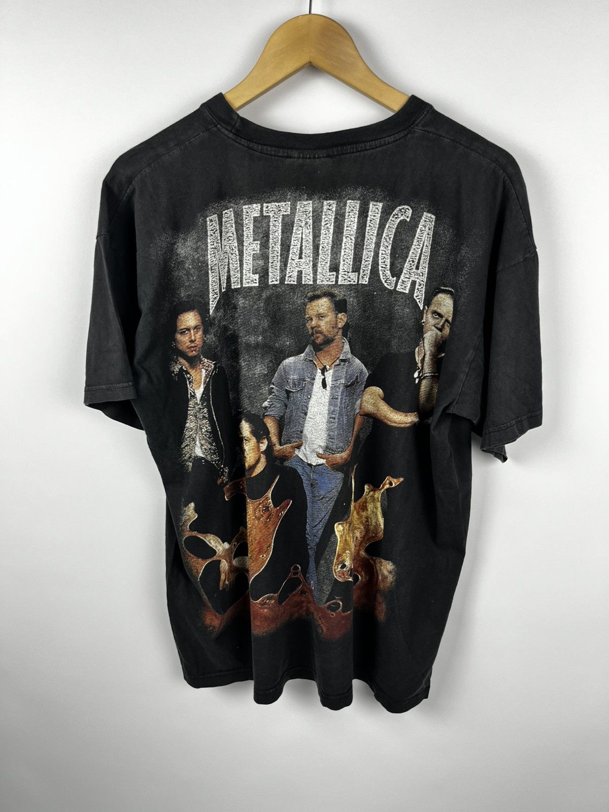 Band Tees Metallica Warrior Woman t shirt 90s size xl Size US XL / EU 56 / 4 - 2 Thumbnail